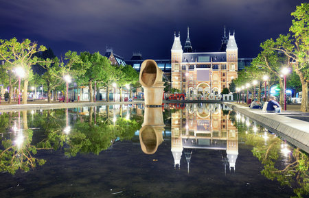 Amsterdam, Netherlands - August 15 2017: The Rijksmuseum Amsterdam museum area with the words I AMSTERDAM in Amsterdam, Netherlands.のeditorial素材