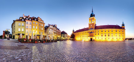 Royal Castle and Sigismund Column in Warsaw in a summer day, Polandのeditorial素材