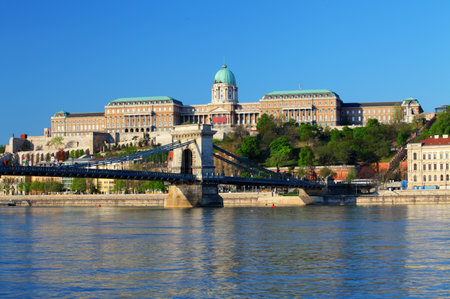 Chain bridge and royal palace, Budapestのeditorial素材