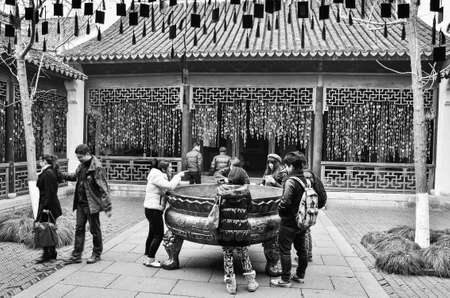 Chinese temple and tourists, tongli, chinaのeditorial素材