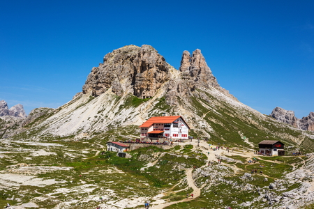 Rifugio Locatelli, with Sasso di Sesto and Torre de Toblinの写真素材