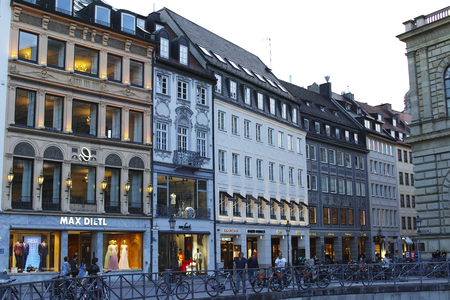 Monaco di Baviera, Palazzi storici in Max-Joseph-Platz di fronte alla Residentzのeditorial素材