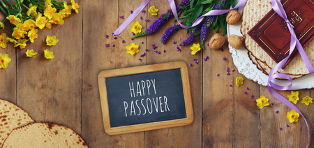 Pesah celebration concept (jewish Passover holiday). Traditional book with text in hebrew: Passover Haggadah (Passover Tale). Website formatの写真素材