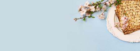 Pesah celebration concept (jewish Passover holiday). Traditional book with text in hebrew: Passover Haggadah (Passover Tale). Website formatの写真素材