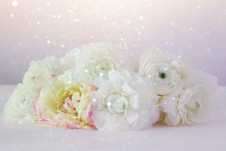 Bouquet of white rosses on wooden table.の写真素材