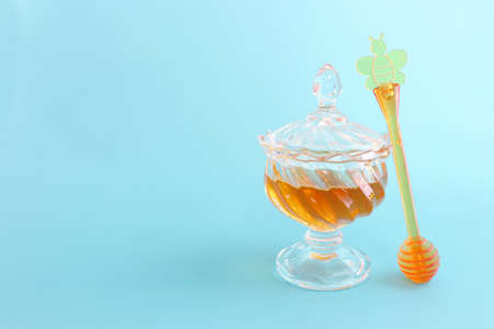 rosh hashanah (jewesh holiday) concept - honey traditional holiday symbolの写真素材
