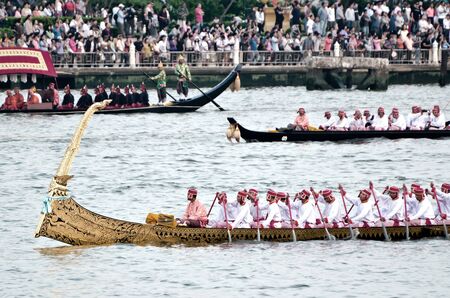 BANGKOK,THAILAND-NOVEMBER 6:The Royal Barge Procession Exercises on the occasion for Royal Kathin ceremony at Chaopraya river,on November 6,2012 in Bangkok,Thailandのeditorial素材