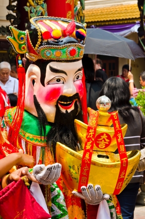 BANGKOK, THAILAND - FEBRUARY 10: Unidentified people  dress up like god of wealth in Bangkokのeditorial素材