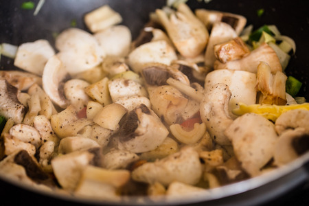 Fring mushroom on the fraing panの写真素材