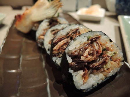 Japanese crispy salmon skin rollの素材