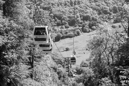 Matlock Bath.Derbyshire.United Kingdom.June 3rd 2023.The cable car is taking tourists up to the...