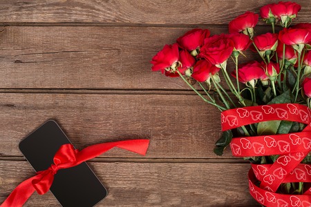 red roses on wooden board, Valentines Day background