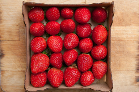 Crate of fresh strawberriesの写真素材