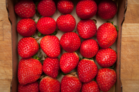 Crate of fresh strawberriesの写真素材