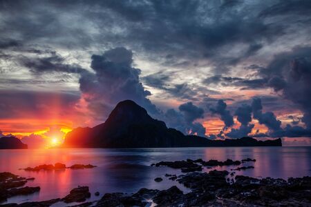 Stunning sunset scenery in beautiful El Nido, Philippinesの写真素材