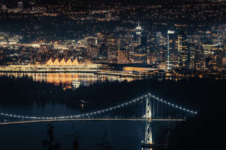 Night view of the Golden Gate Bridge in San Francisco, California.の写真素材