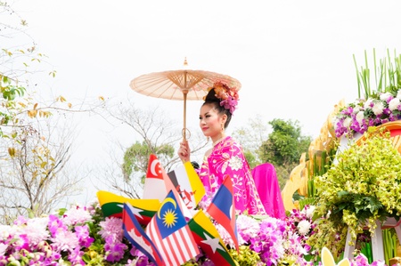 CHIANG MAI,THAILAND-FEB.2 : 37th Anniversary Chiang Mai Flower Festival, Unidentified woman in parade annual Chiang Mai flower festival. on Feb.2, 2013 in Chiang Mai,Thailand.のeditorial素材