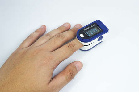 Pulse oximeter used to measure pulse rate and oxygen levelsのeditorial素材