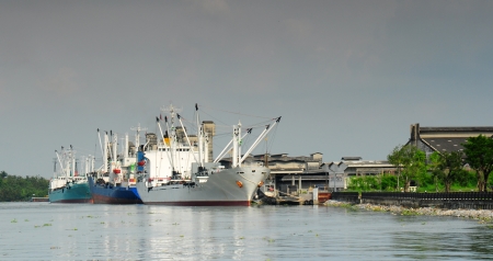 Manouvering container ship in bangkok thailandの写真素材
