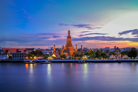 Pagoda wat pho at twilight.の素材