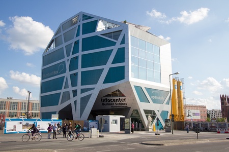 BERLIN, AUGUST 8: Exhibition building Humboldt-Box on August 8, 2012 in Berlin. Humboldt-Box is a temporary exhibition and event building at Museum Island in Central Berlin.のeditorial素材