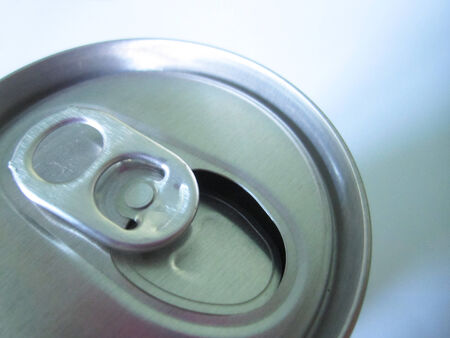 close up the top of aluminium drink can