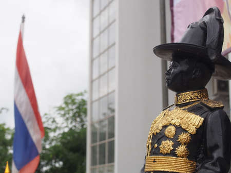 statur of king Vajiravudh, the sixth monarch of Thailandの写真素材