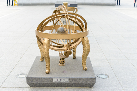 SEOUL, SOUTH KOREA - May 22 : Gwanghwamun Square at sunset on May 22,2016 in Seoul, South Korea.のeditorial素材