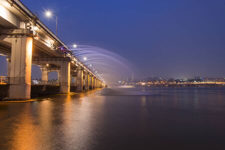 SEOUL,South Korea - MAY 23:Rainbow bridge in seoul. MAY 23, 2016 in Seoul, South Koreaのeditorial素材