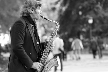 Portrait of a sax player in front of the Prado Museum in Madrid.のeditorial素材