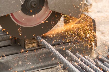 Photographers are using wire cutters In order to use the iron.の写真素材