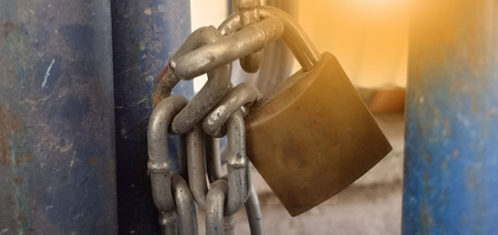 Key lock for safe