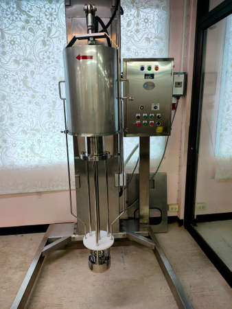 homogenizer mixer is a machine that is popularly used in the production of skin creams and cosmetics...
