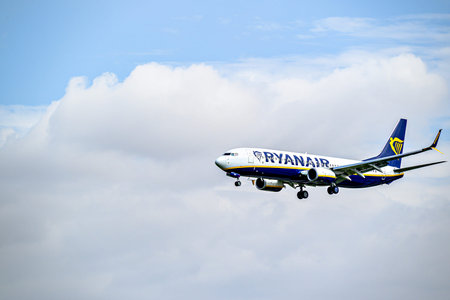 Barcelona, ââSpain; April 5, 2025: Ryanair Boeing 737 landing at Barcelona-El Prat Josep Tarradellas Airport.のeditorial素材