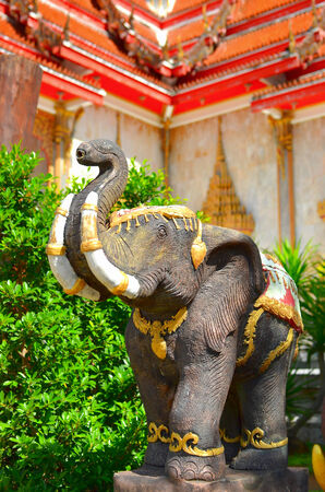 Elephant statue at temple, Thailandの写真素材