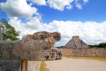 Chichen Itza Jaguar and Kukulkan Mayan temple pyramid Mexico Yucatanの写真素材