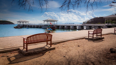 Sunny day at Koh Sichangの写真素材