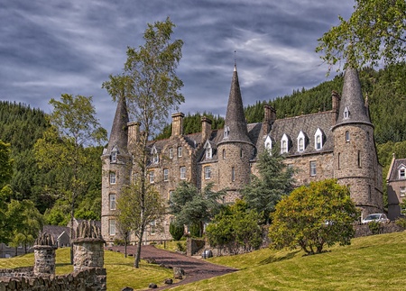 TROSSACHS, SCOTLAND - July 09, 2013: Tigh Mor Facade on July 2013 in Scotland. Tigh Mor is a fully refurbished former hotel converted into time share apartments.のeditorial素材