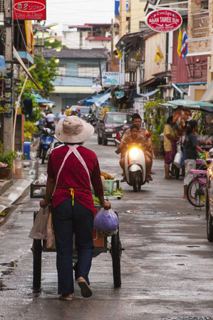 HUA HIN, THAILAND - SEPTEMBER 10: A typical street scene on September 10, 2010 in Hua Hin. Hua Hin is a major tourist destination in Thailand.のeditorial素材