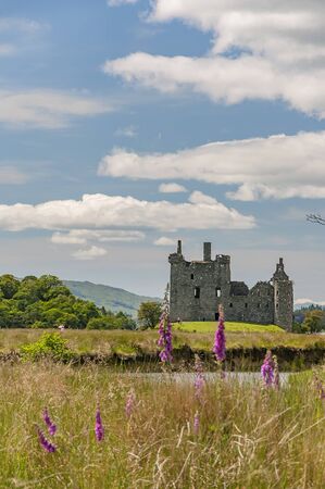 Kilchurn Castle, a ruined 15th century structure on the banks of Loch Awe, in Argyll and Bute, Scotland.のeditorial素材