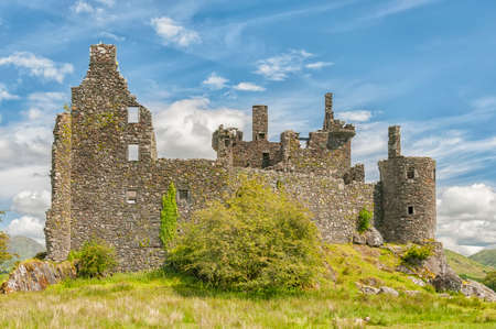 Kilchurn Castle, a ruined 15th century structure on the banks of Loch Awe, in Argyll and Bute, Scotland.の写真素材