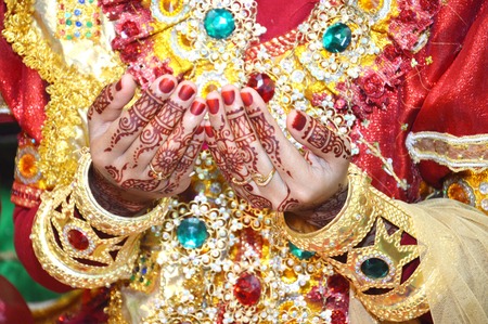 Henna On Hands Of Indonesian Wedding Brideの写真素材