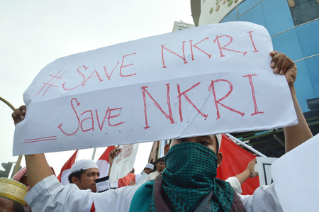 Tarakan, Indonesia 4 November 2016 ; a peaceful protest by Muslim organizations Namely Alliance Muslim of Tarakan City and the Muslim Students Association of  Tarakan City, related cases Governor of Jakarta, Ahok who is alleged to have outraged the holy bのeditorial素材