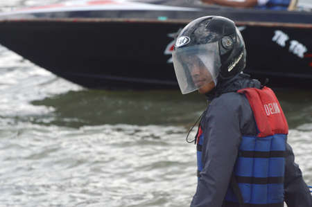 TARAKAN, INDONESIA. 21 december 2019 : speedboat racers get ready on the lineのeditorial素材