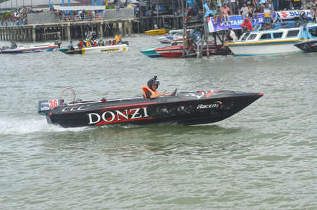 TARAKAN, INDONESIA. 21 december 2019 : speedboat race in marine waters Tarakan Indonesiaのeditorial素材