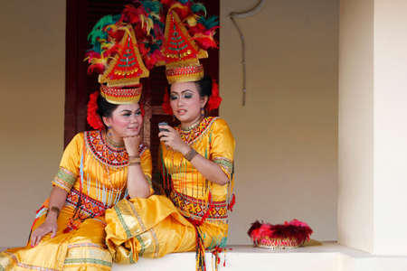 MAKASSAR - INDONESIA, 17 MAY 2012 :  portrait of beautiful Toraja female dancers