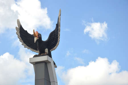TANJUNG SELOR - INDONESIA, 4 NOVEMBER 2018 : hornbill statue monument built in a public area on the edge of the Kayan riverのeditorial素材