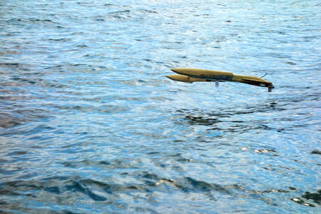 Prototype electric model boat reaching a speed of 100km / h, 62mile / h