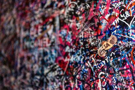 The wall full of messages from lovers in Juliet house, Verona, Italy.のeditorial素材