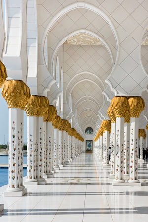Beautiful gallery of famous Sheikh Zayed White Mosque in Abu Dhabi, UAEのeditorial素材